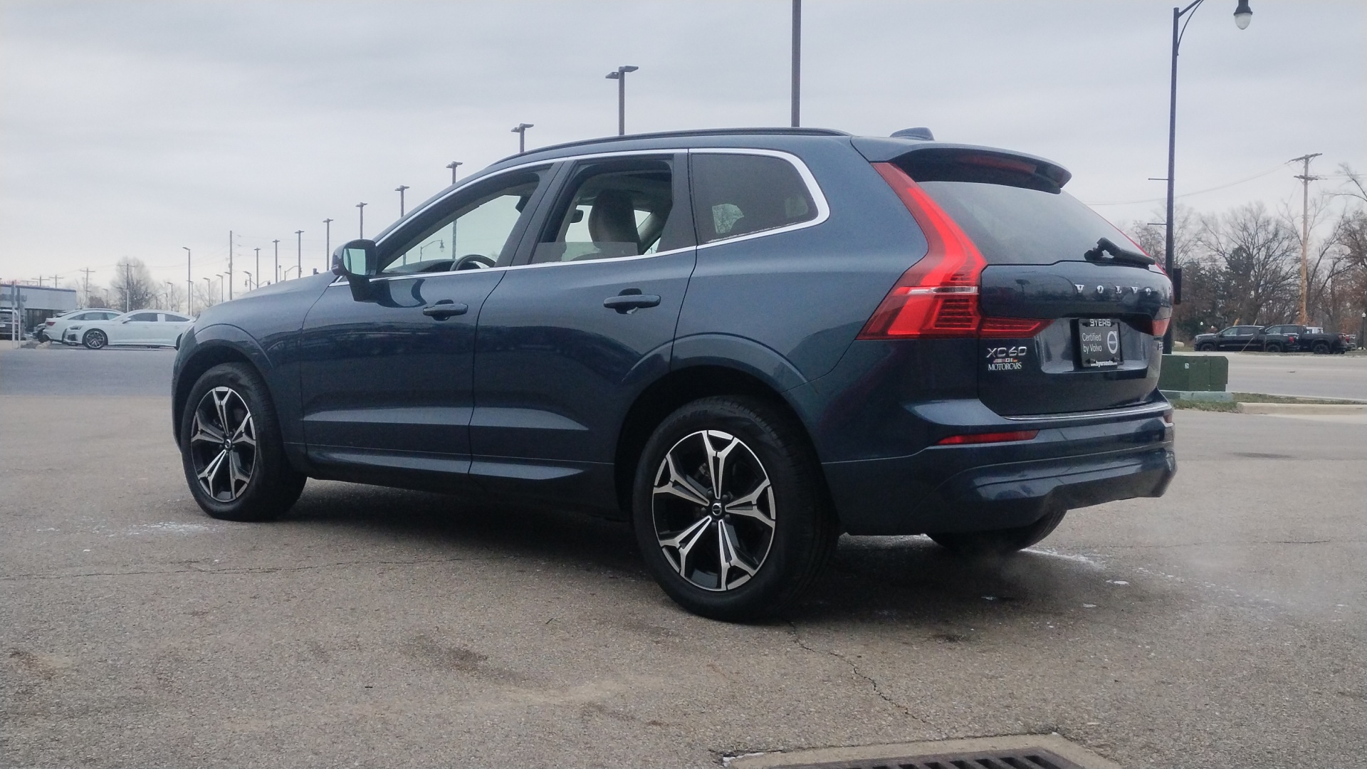 2022 Volvo XC60 B5 Momentum 4