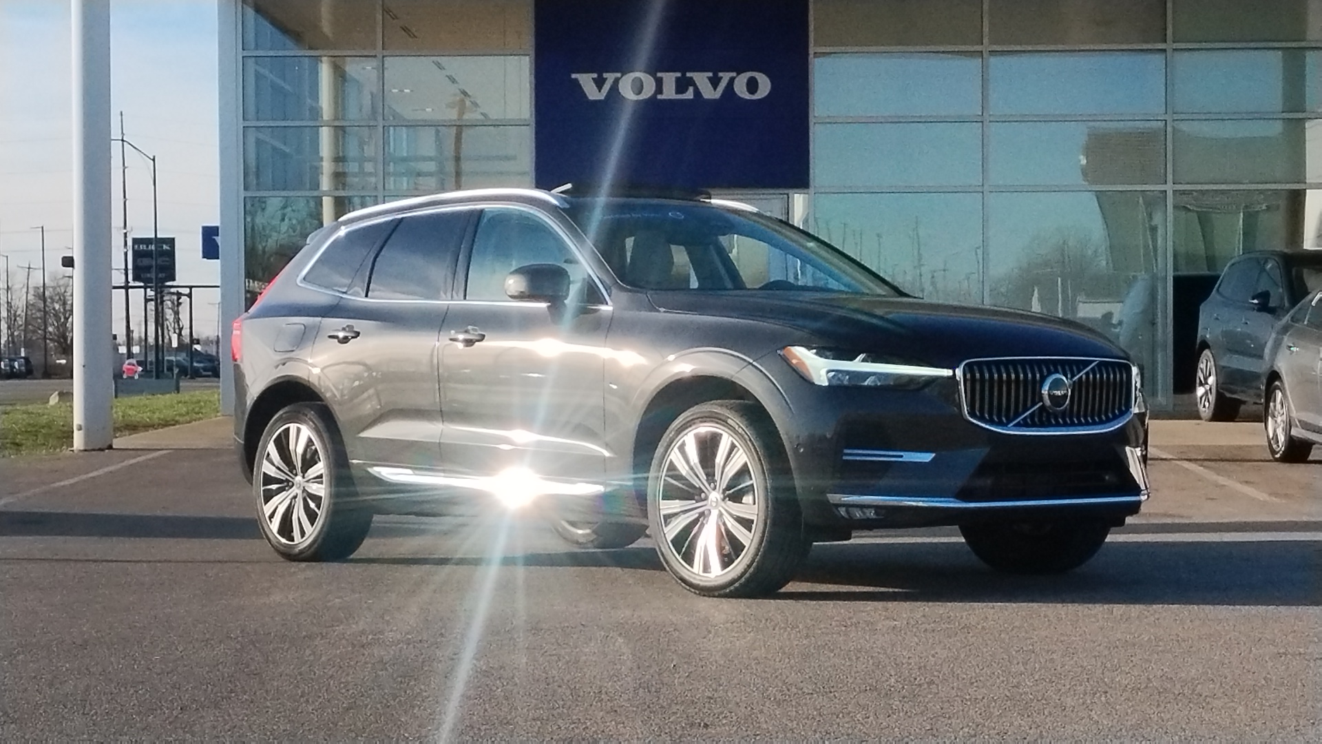 2022 Volvo XC60 B5 Inscription 1