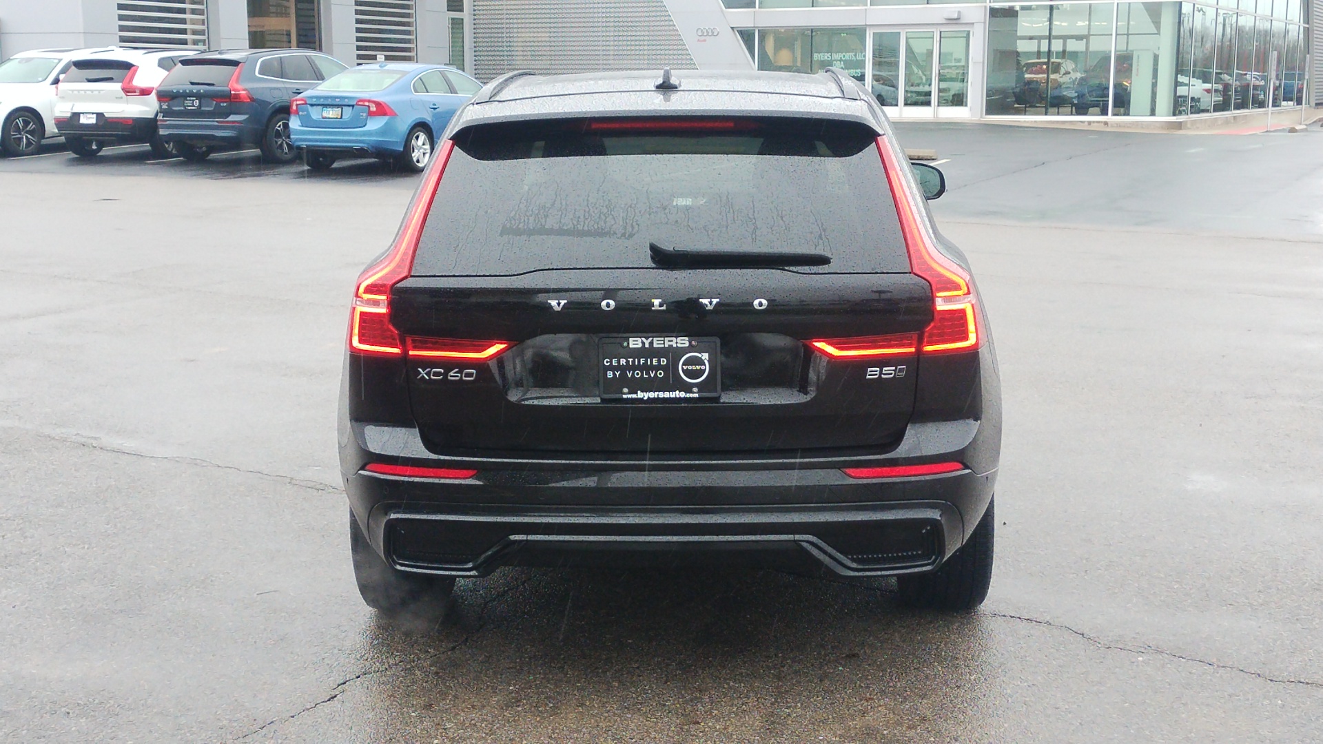 2024 Volvo XC60 B5 Plus Dark Theme 33