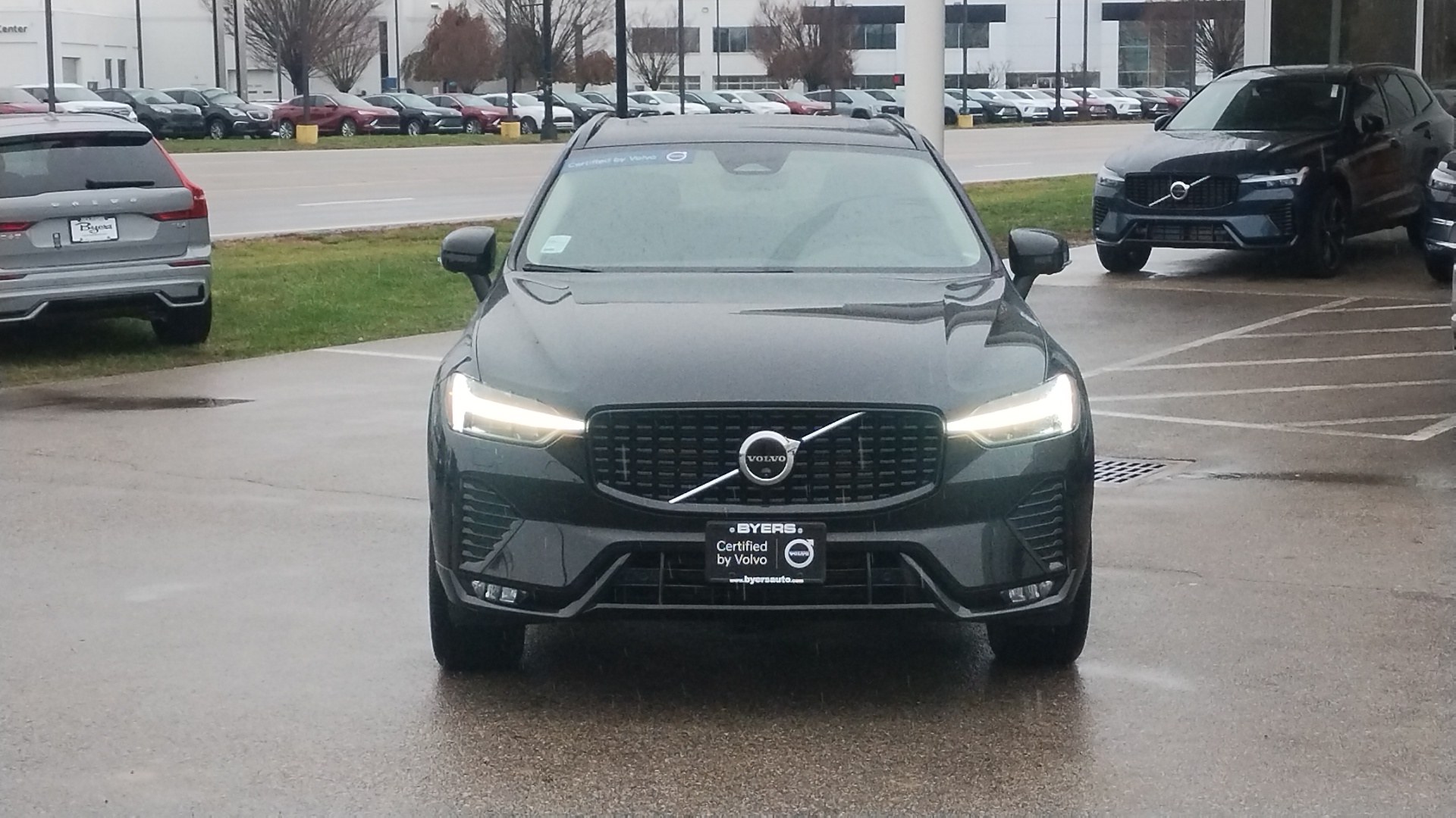 2024 Volvo XC60 B5 Plus Dark Theme 34