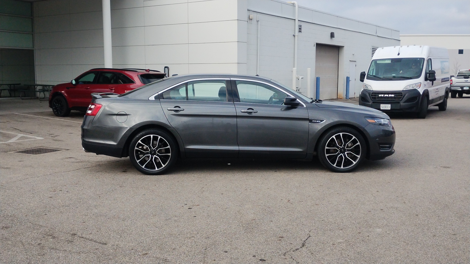 2017 Ford Taurus SHO 2