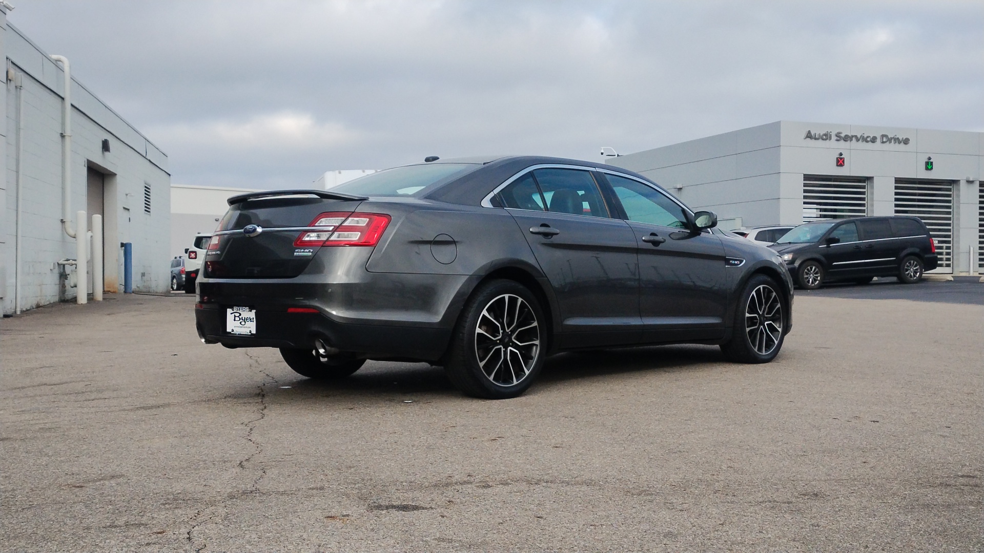 2017 Ford Taurus SHO 3