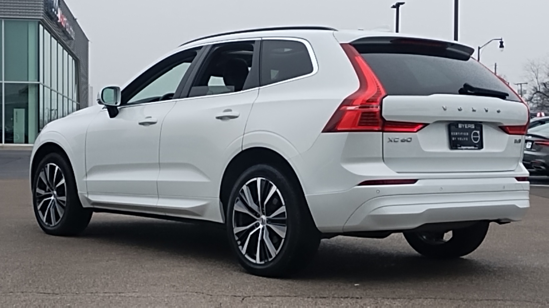 2022 Volvo XC60 B5 Momentum 4