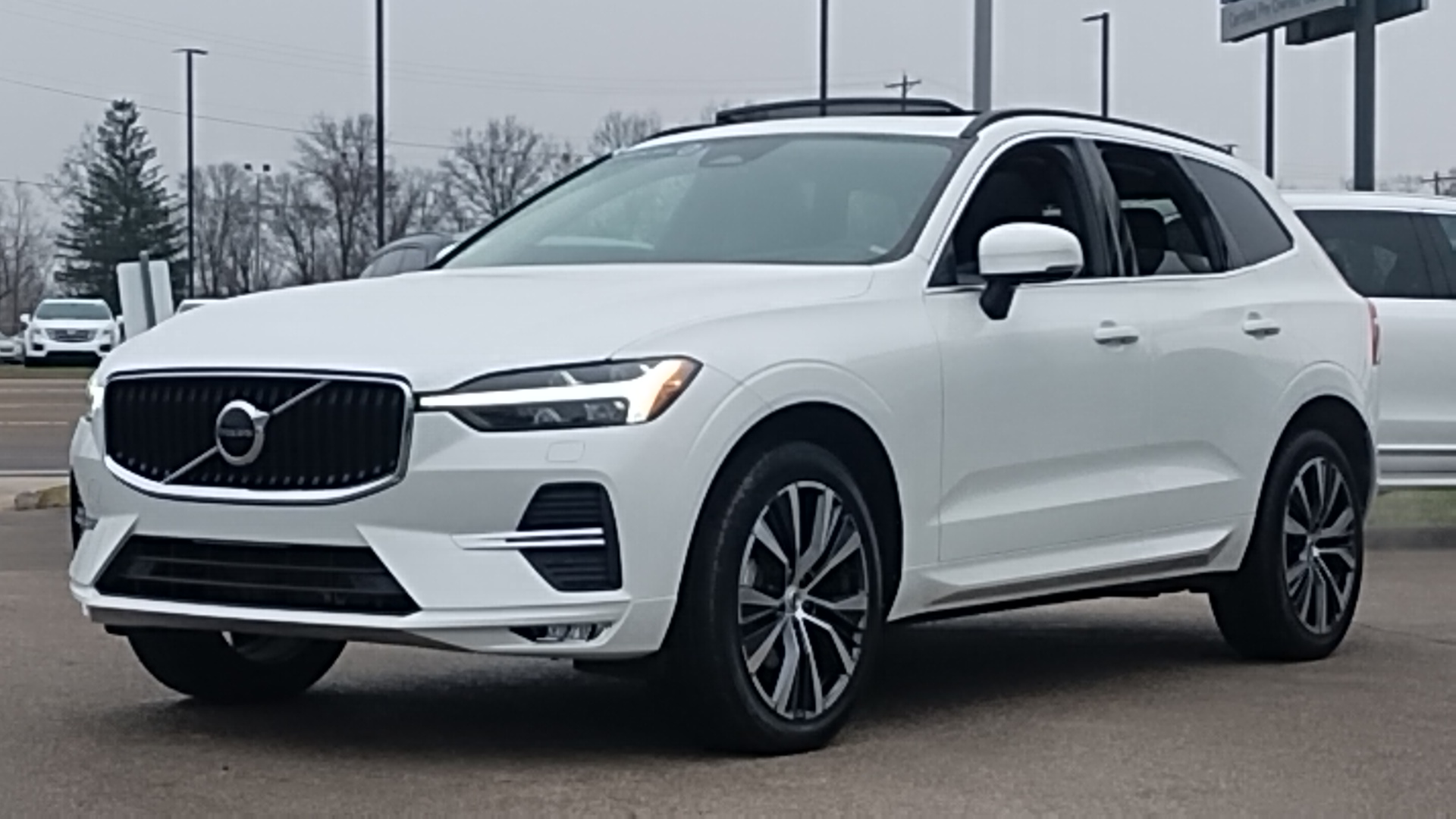 2022 Volvo XC60 B5 Momentum 5