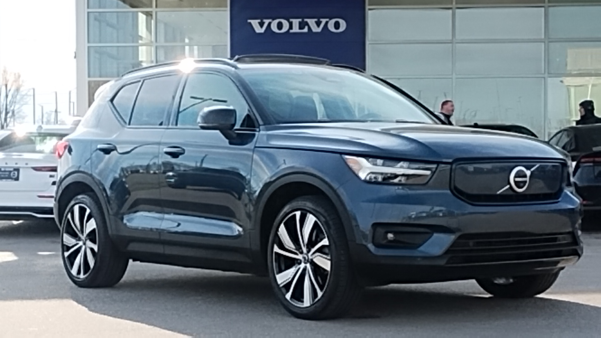 2022 Volvo XC40 Recharge Pure Electric P8 Ultimate 1