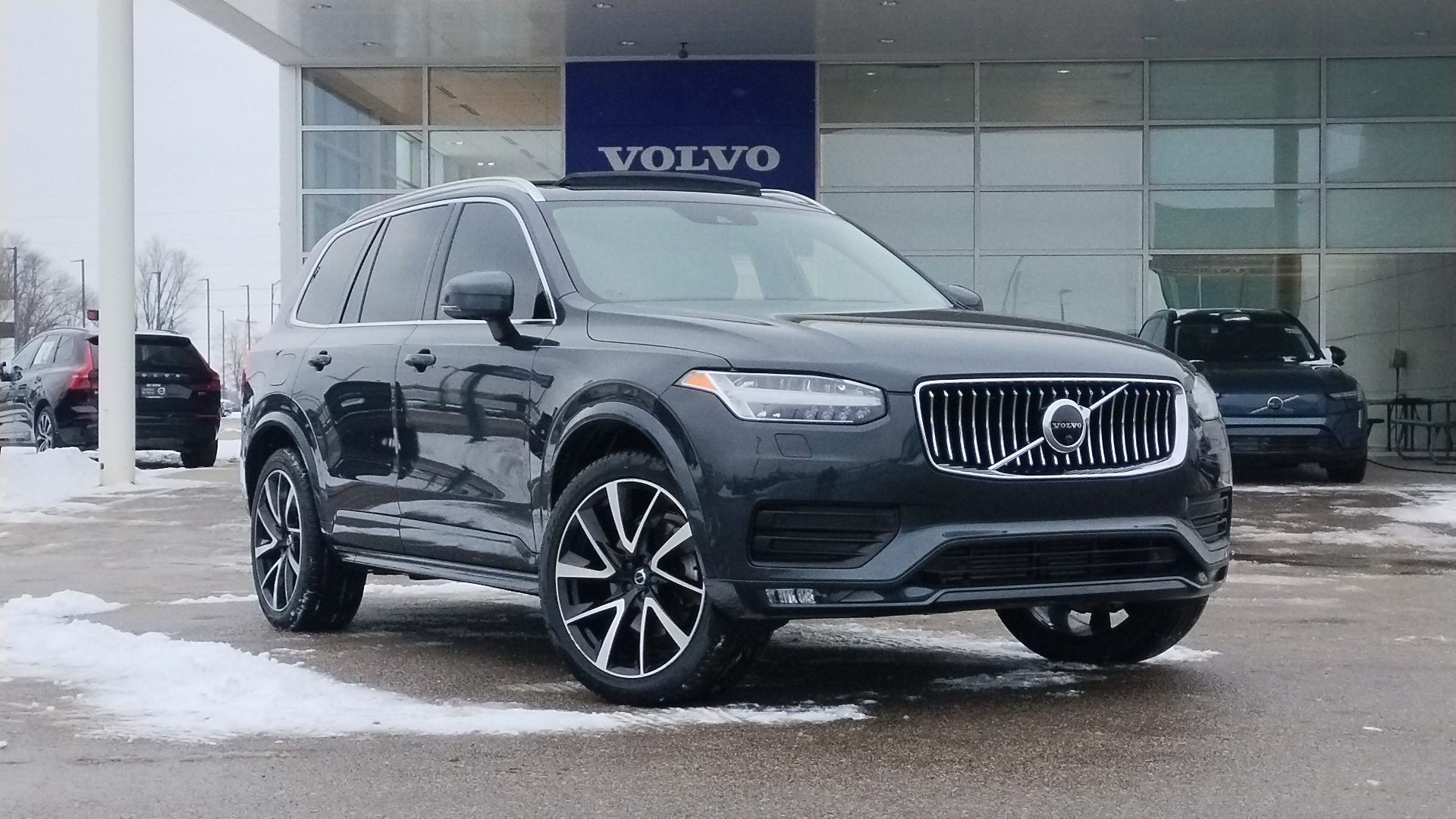 2022 Volvo XC90 T6 Momentum 1