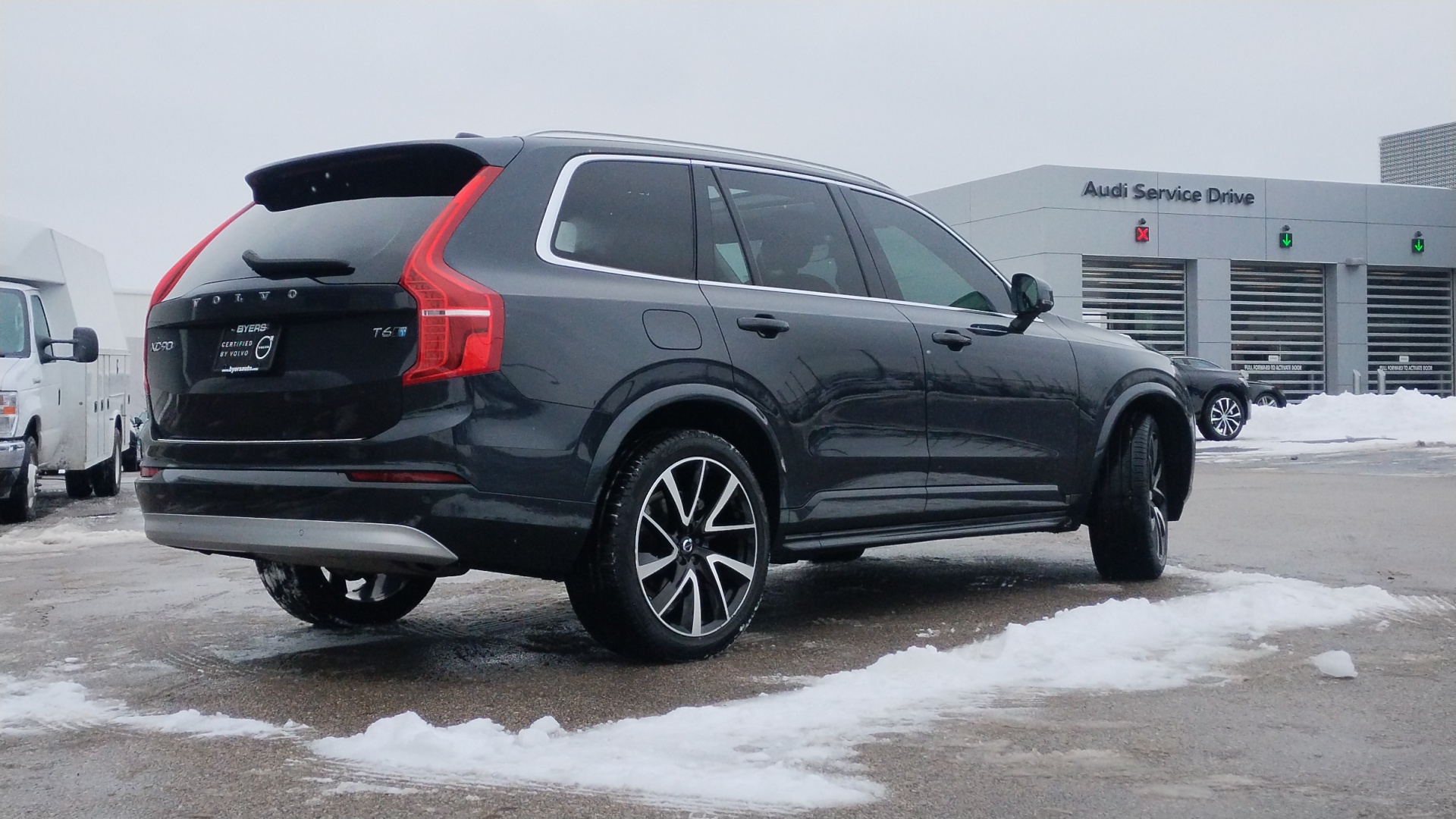 2022 Volvo XC90 T6 Momentum 3