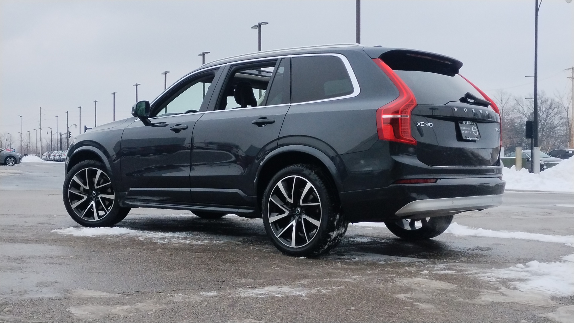 2022 Volvo XC90 T6 Momentum 4