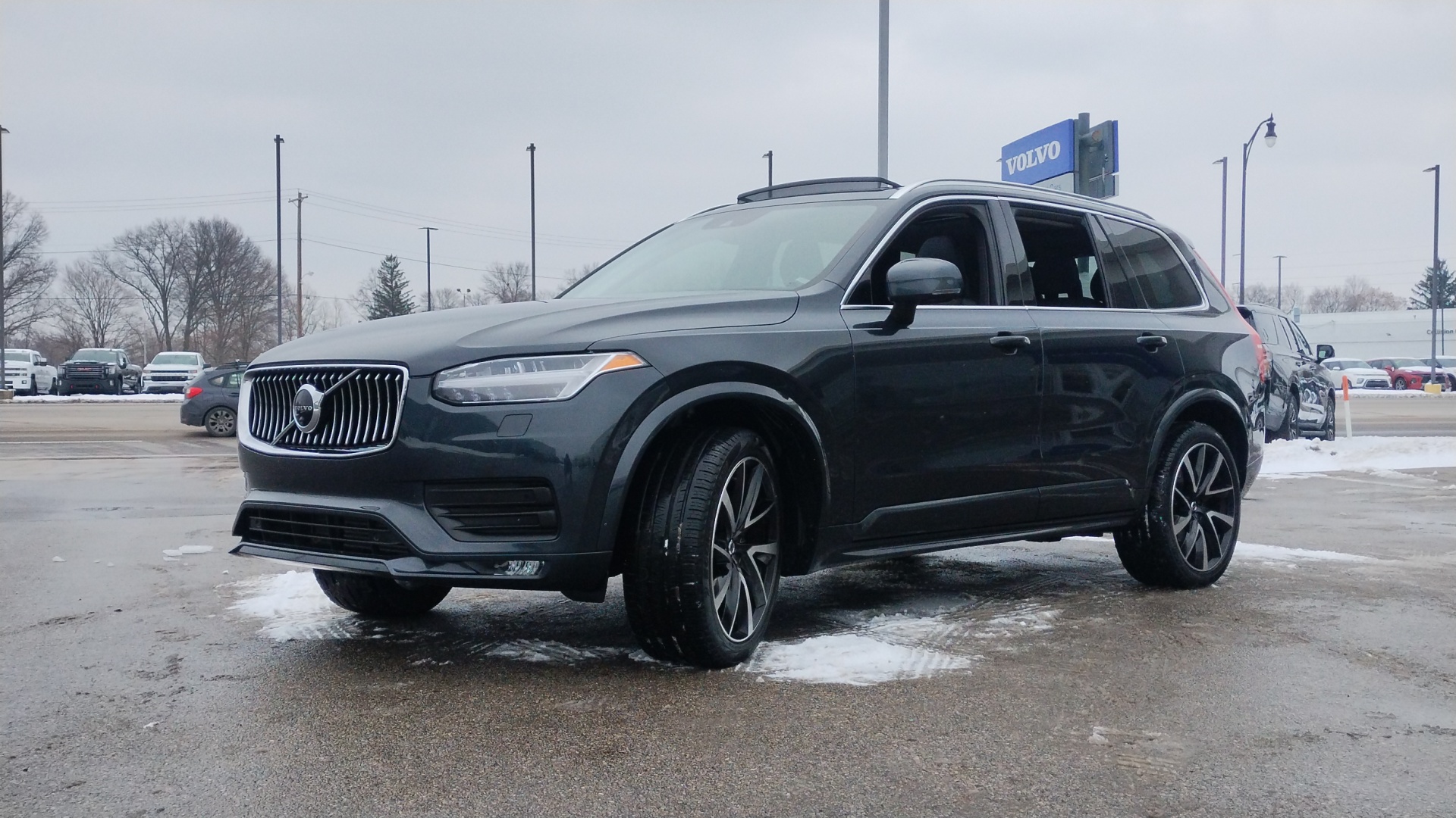 2022 Volvo XC90 T6 Momentum 5