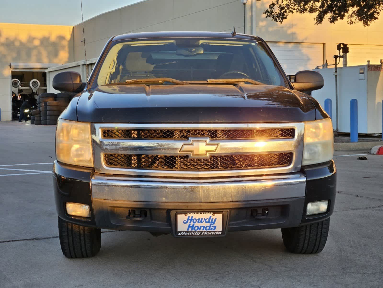 2008 Chevrolet Silverado 1500 LT w/2LT 2WD Crew Cab 143.5 3