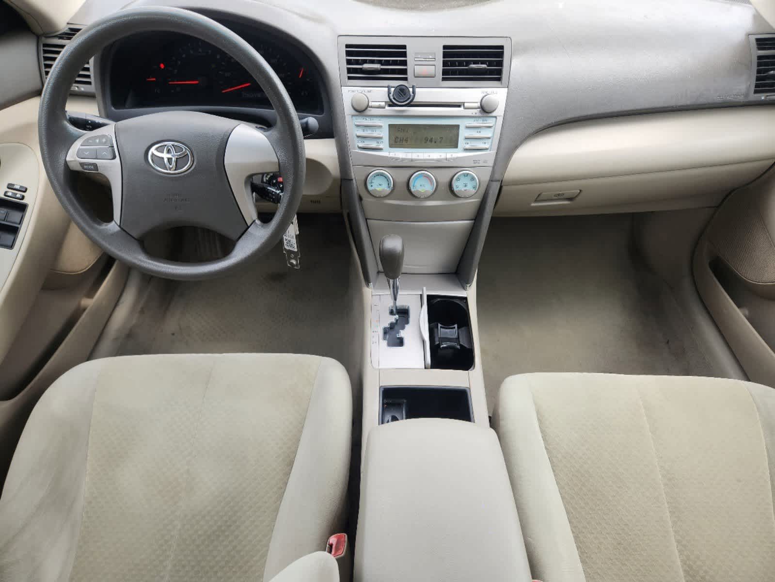 2009 Toyota Camry LE 22