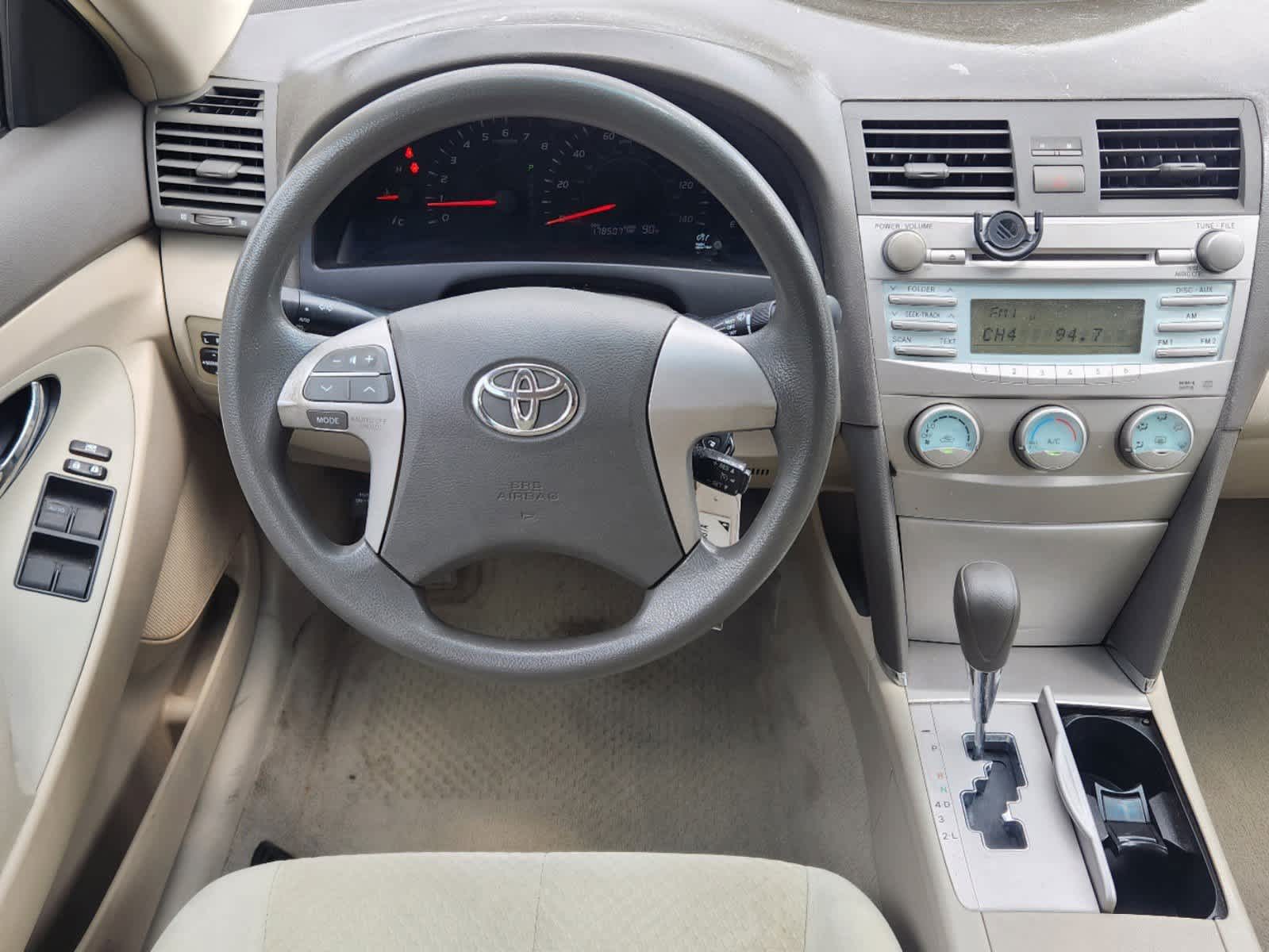 2009 Toyota Camry LE 23