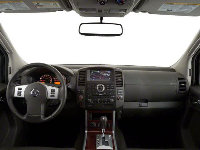 2010 Nissan Pathfinder SE 10