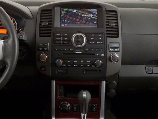 2010 Nissan Pathfinder SE 14
