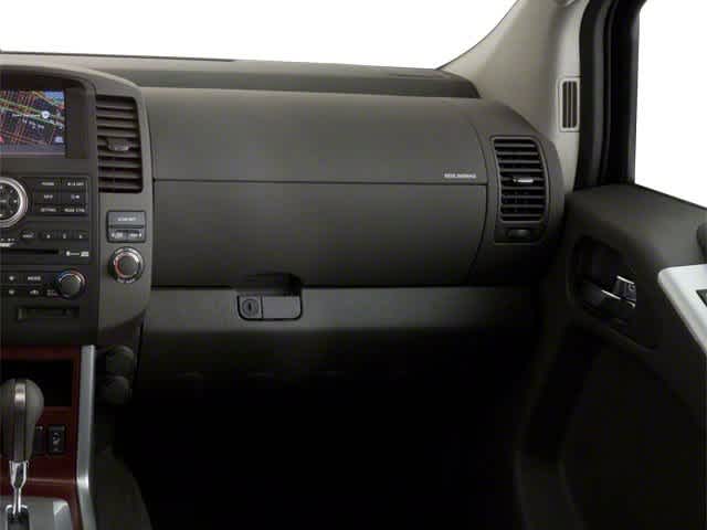 2010 Nissan Pathfinder SE 21
