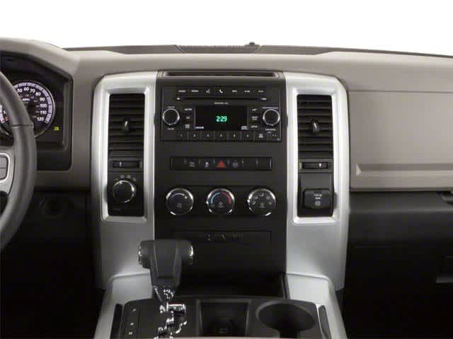 2010 Dodge Ram 1500 SLT 2WD Crew Cab 140.5 23