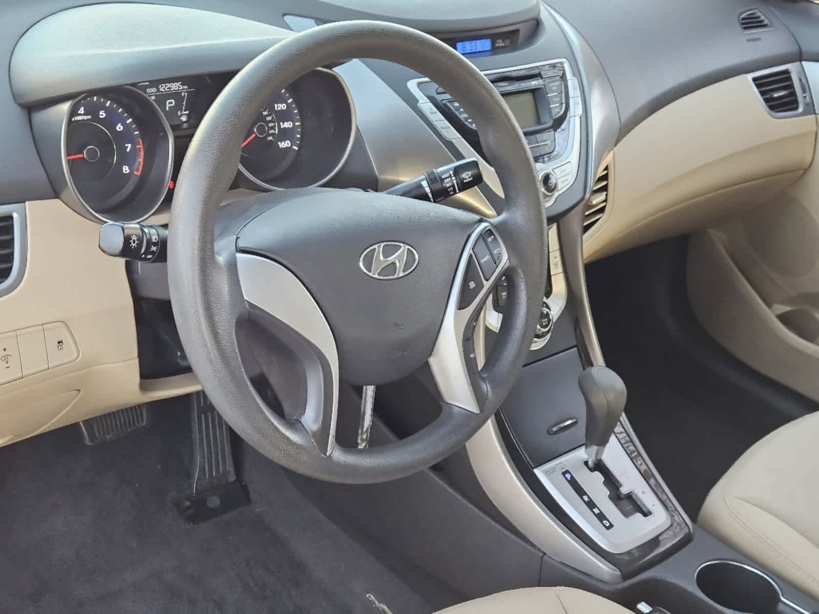 2011 Hyundai Elantra GLS 2