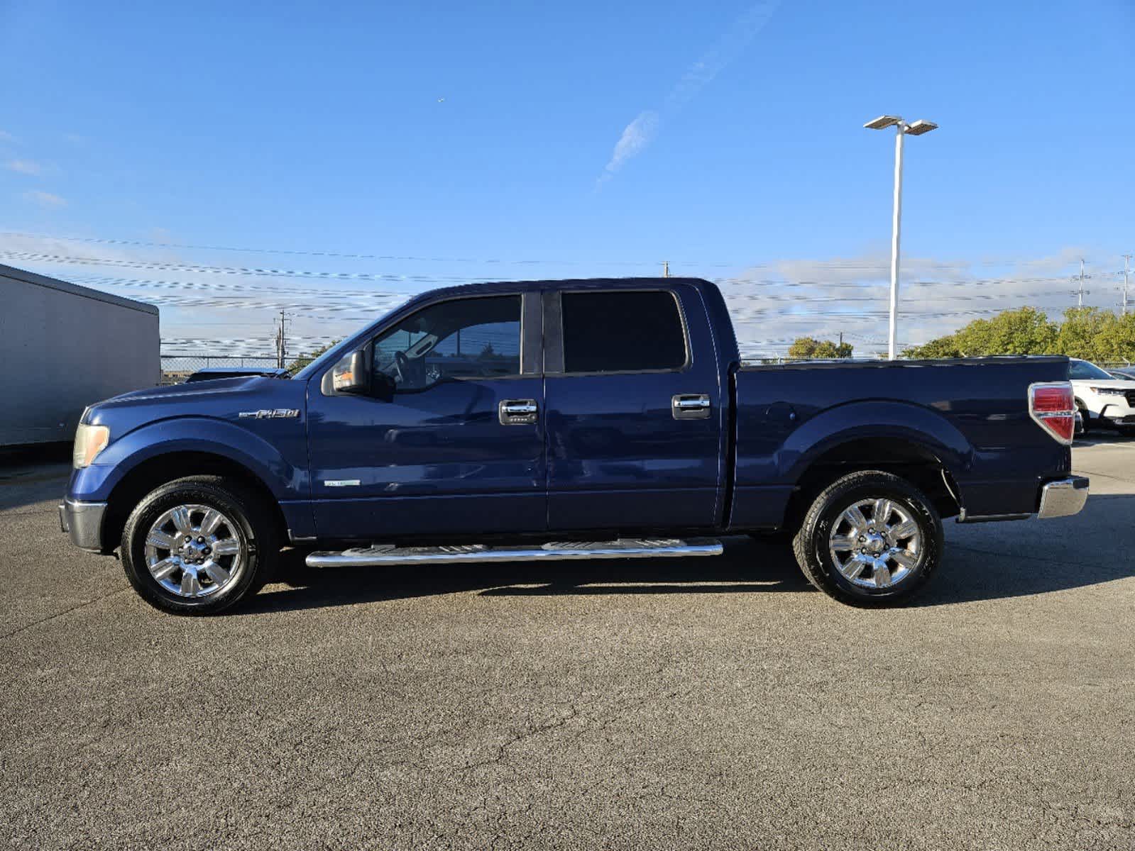 2011 Ford F-150 XLT 2WD SuperCrew 145 5