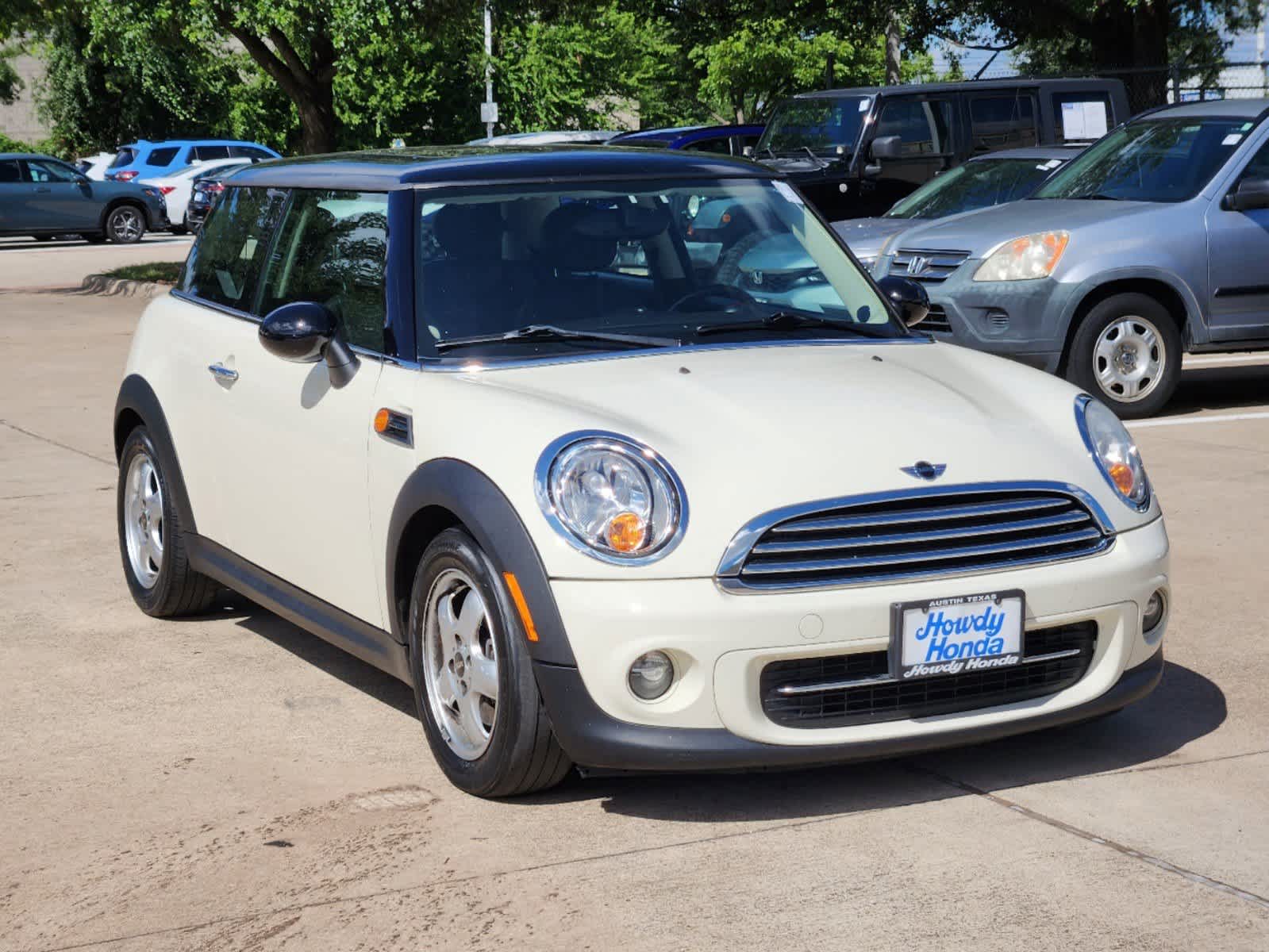 2011 MINI Cooper Hardtop BASE 4