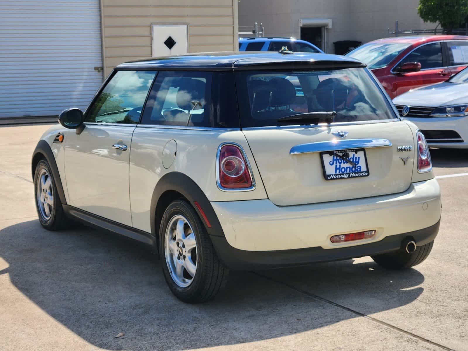 2011 MINI Cooper Hardtop BASE 6