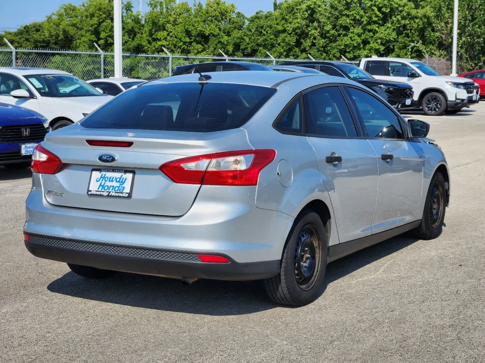 2012 Ford Focus S 7