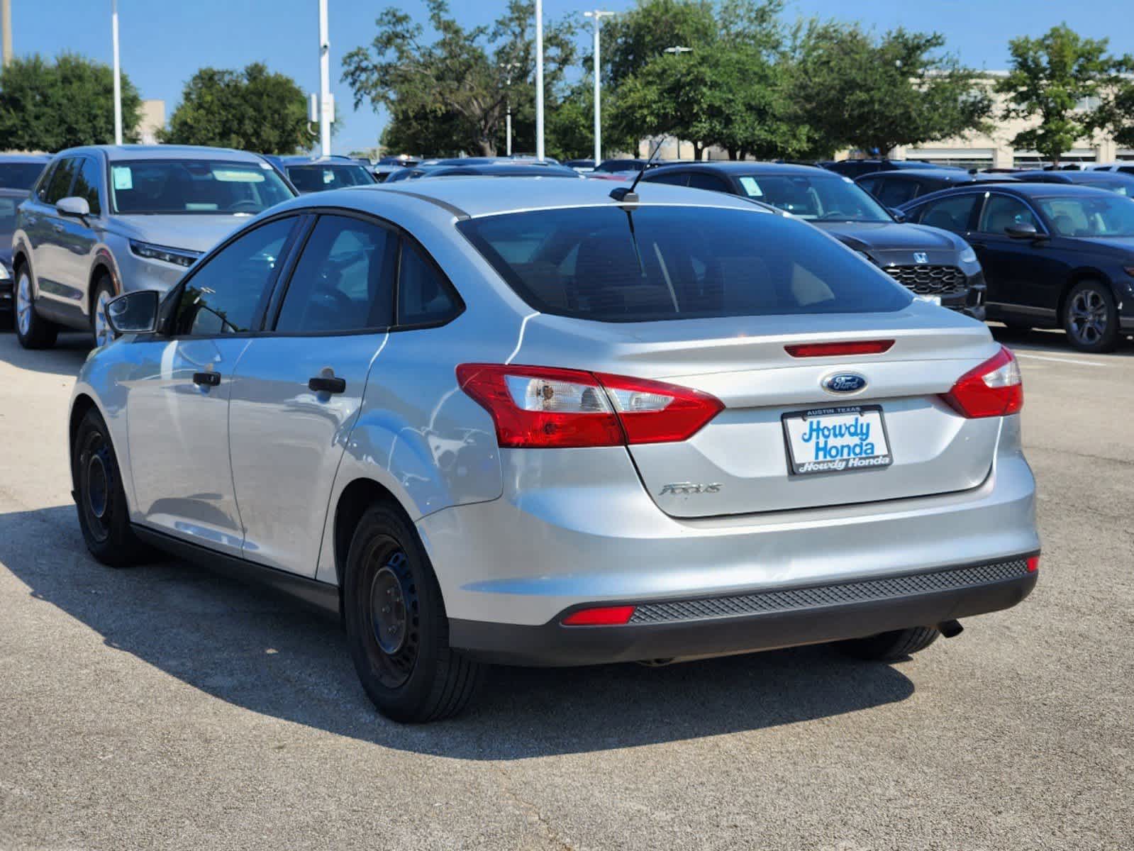 2012 Ford Focus S 9