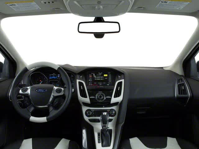 2013 Ford Focus SE 10