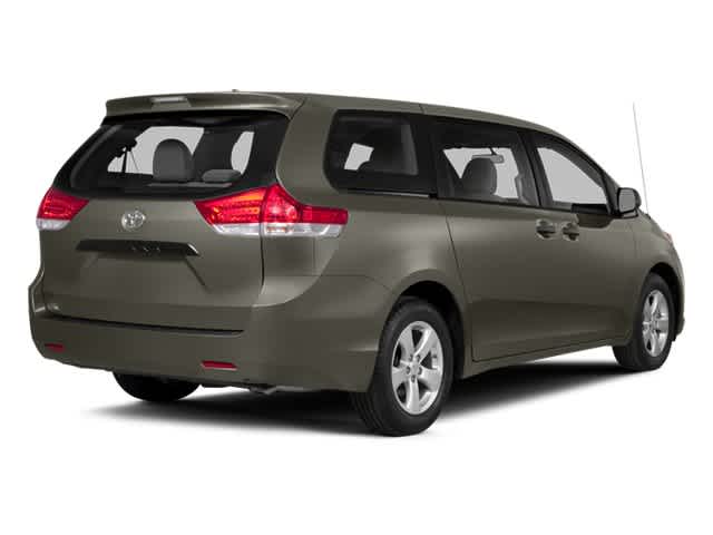 2014 Toyota Sienna XLE 3