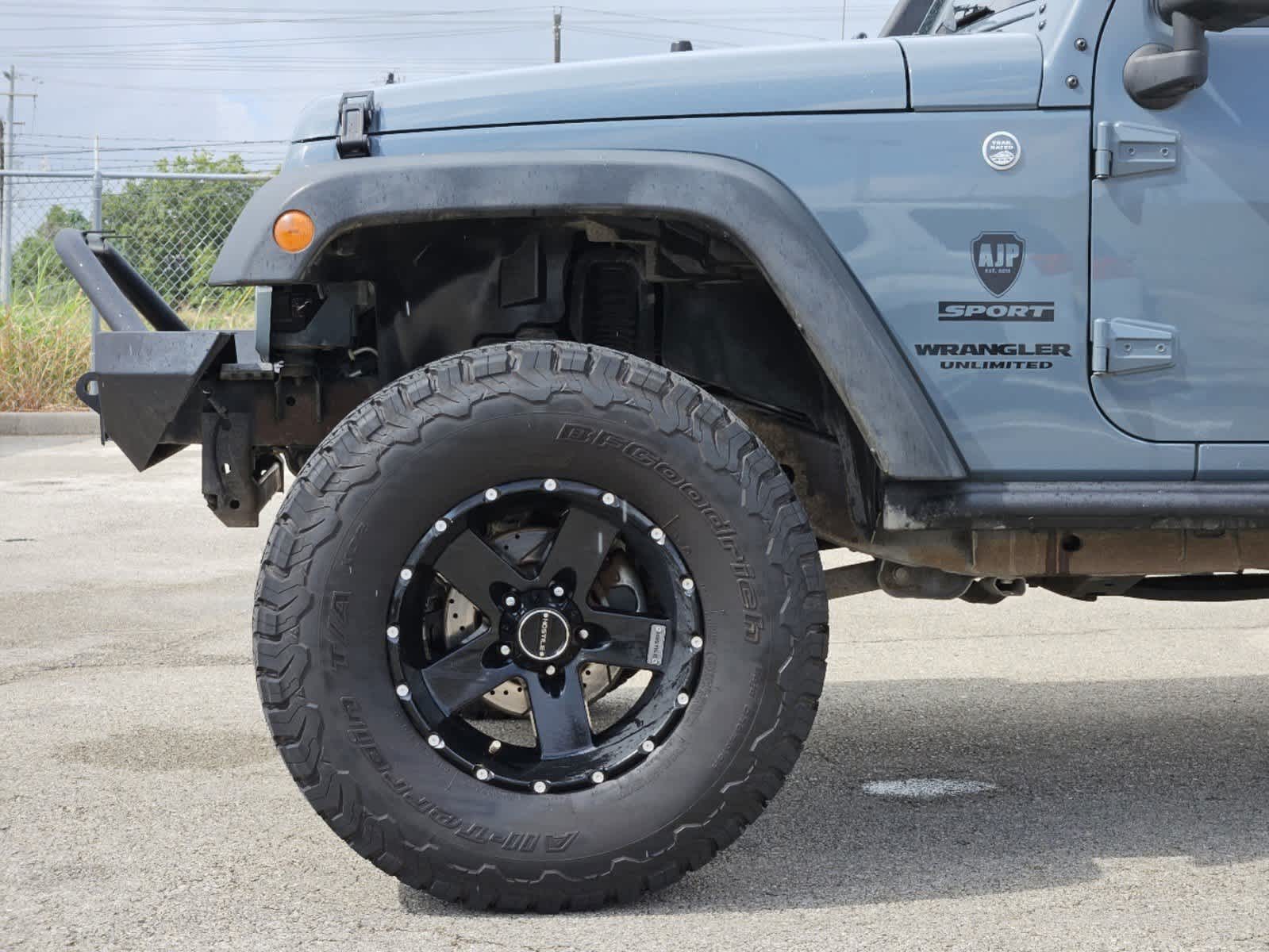 2015 Jeep Wrangler Unlimited Sport 10