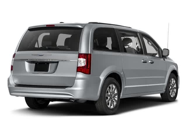 2016 Chrysler Town & Country Touring 2