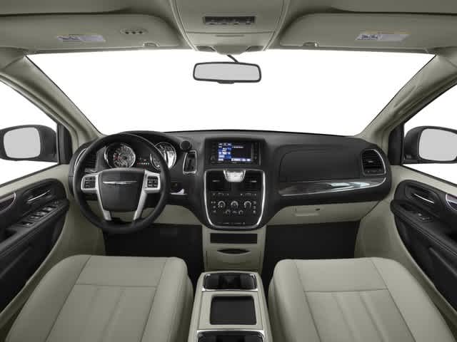 2016 Chrysler Town & Country Touring 8