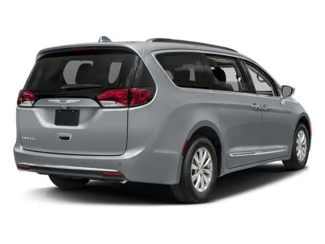 2017 Chrysler Pacifica Touring-L 5