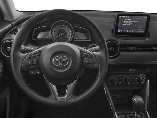 2017 Toyota Yaris iA  10