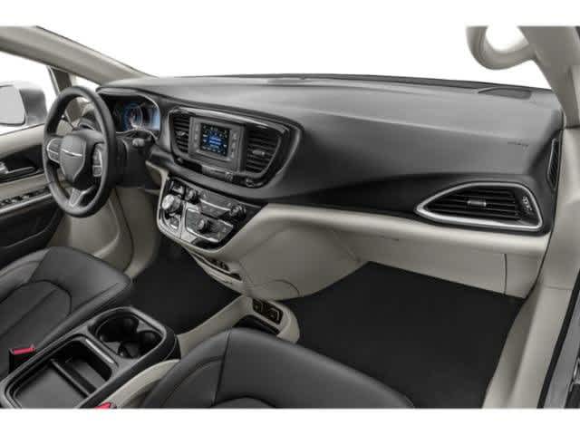 2018 Chrysler Pacifica Limited 11