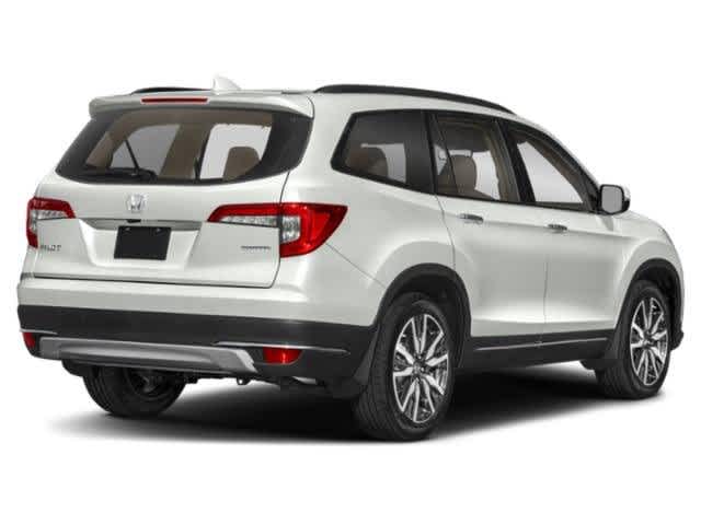 2022 Honda Pilot Touring 7-Passenger 3