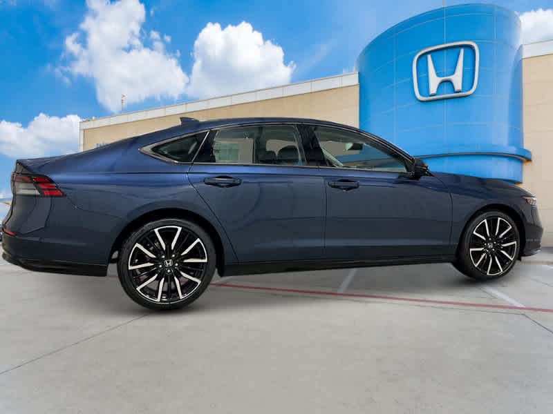 2025 Honda Accord Hybrid Touring 8