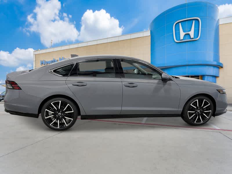 2025 Honda Accord Hybrid Touring 8