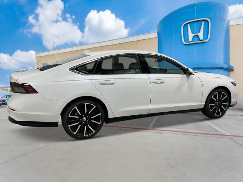 2025 Honda Accord Hybrid Touring 8