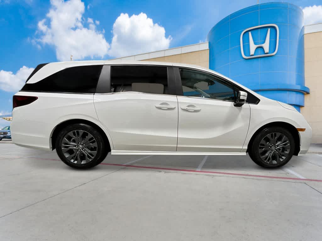 2025 Honda Odyssey Touring 8