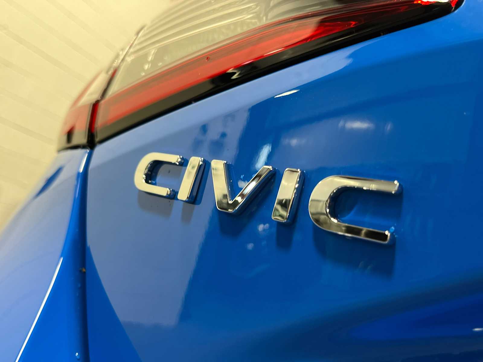 2025 Honda Civic Hatchback Hybrid Sport Touring 6