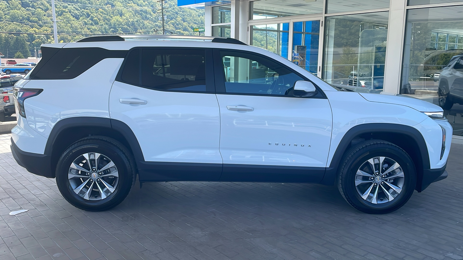 2025 Chevrolet Equinox LT 2