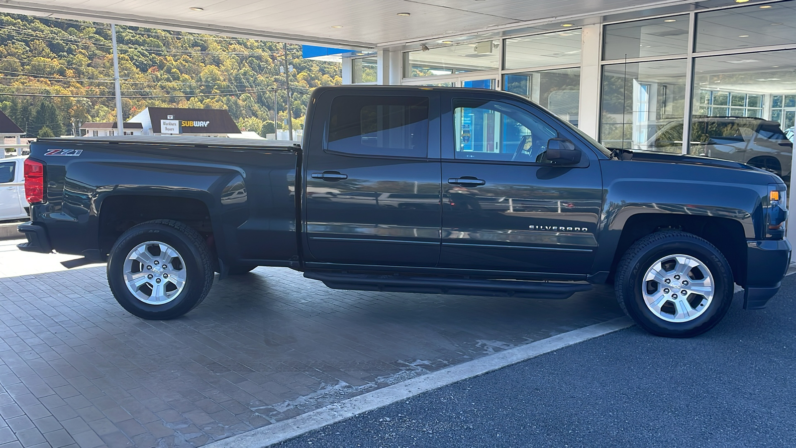 2017 Chevrolet Silverado 1500 LT 2