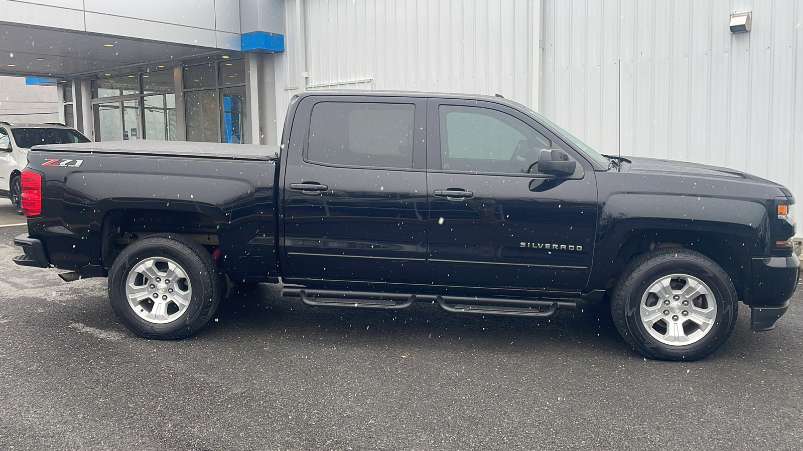 2018 Chevrolet Silverado 1500 LT 2