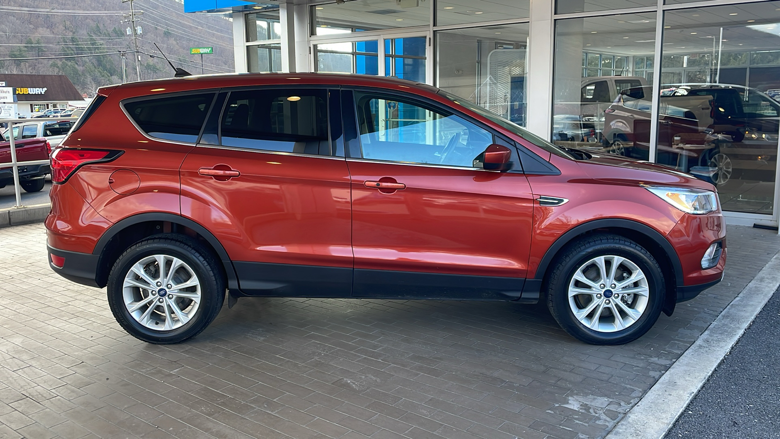 2019 Ford Escape SE 2