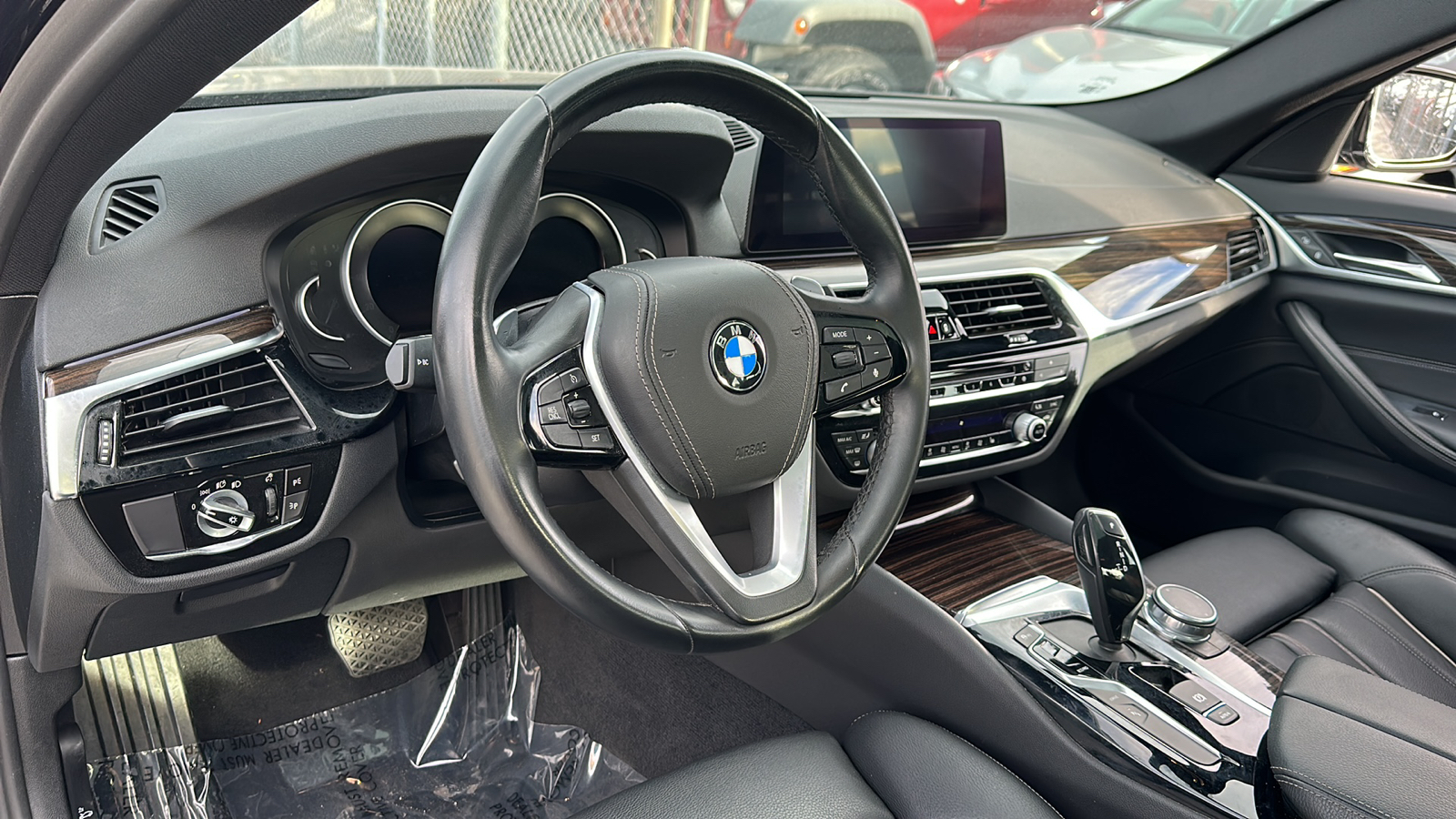 2019 BMW 530e  18