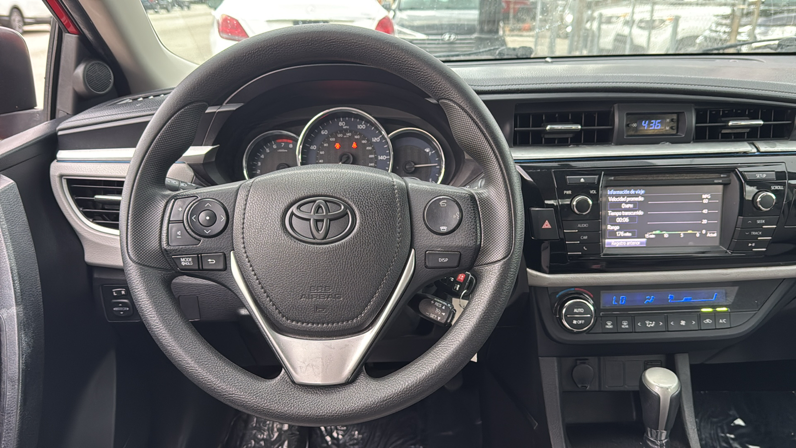 2014 Toyota Corolla LE 17