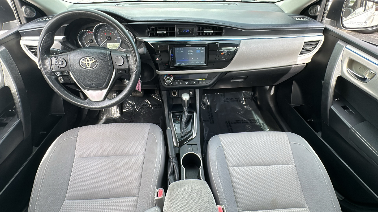 2014 Toyota Corolla LE 19