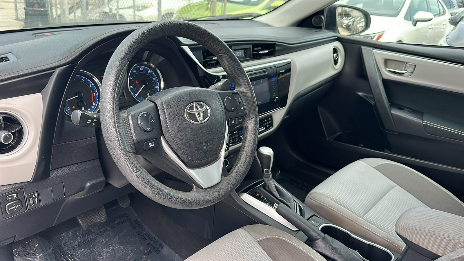 2017 Toyota Corolla LE 16