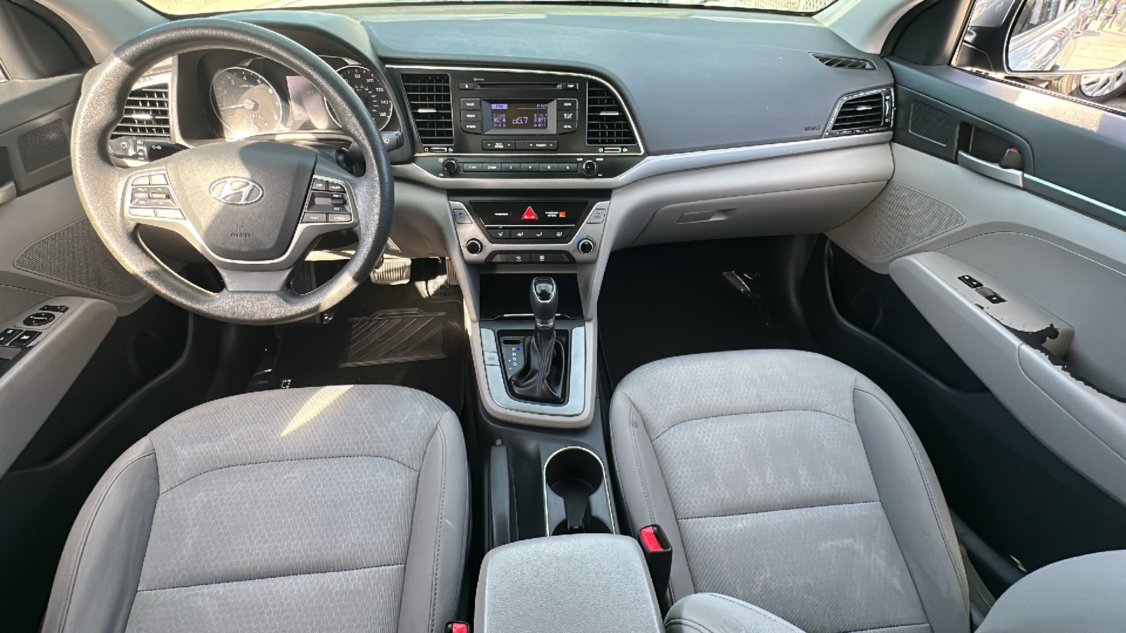 2018 Hyundai Elantra SE 17