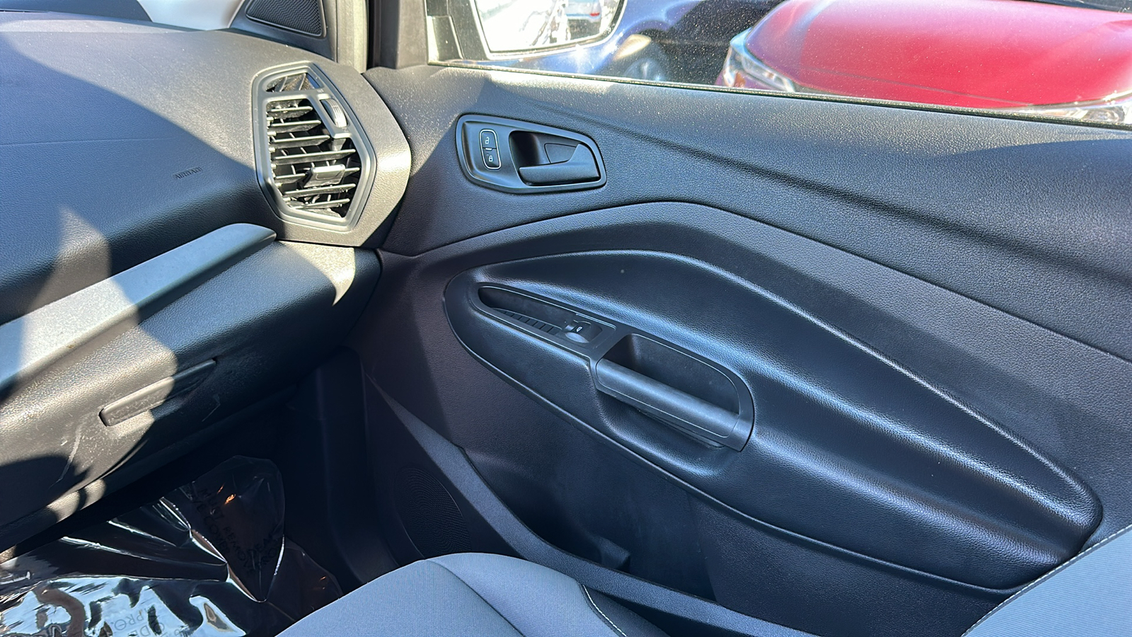 2019 Ford Escape S 19